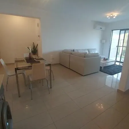 Emerald Heights Apartament