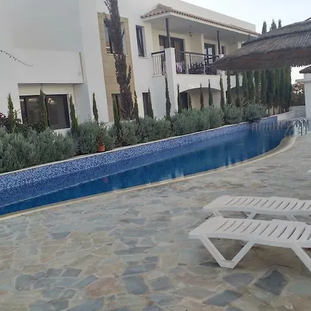 Emerald Heights Apartman