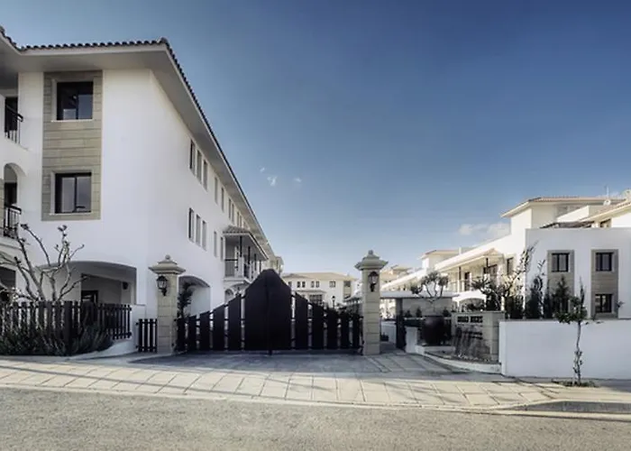 Emerald Heights * Tersephanou