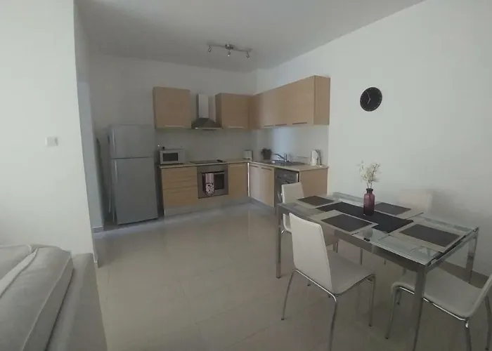 Emerald Heights Apartament *