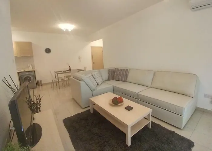 Emerald Heights Apartament *